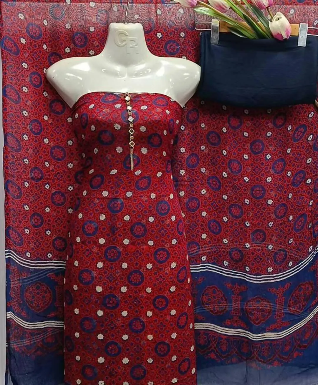 3 PC Unstitched Chiffon Shirt & Dupatta With Grip Trouser