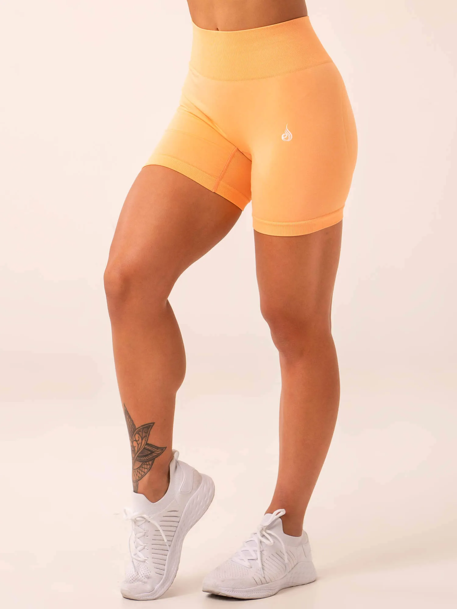 Lift Scrunch Seamless Shorts - Mango