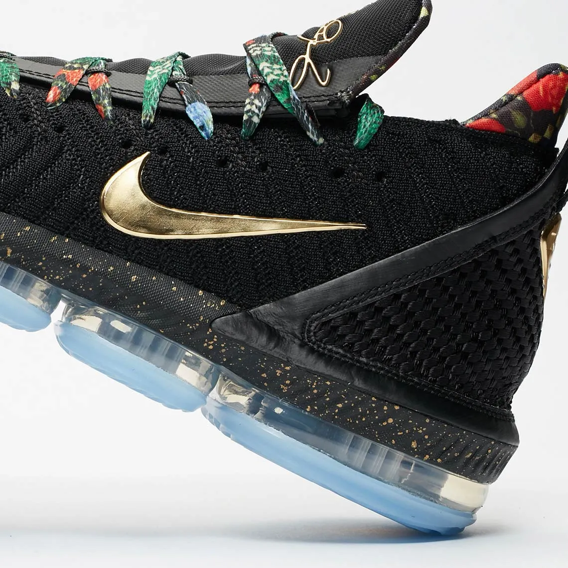 Nike LeBron 16 Watch the Throne