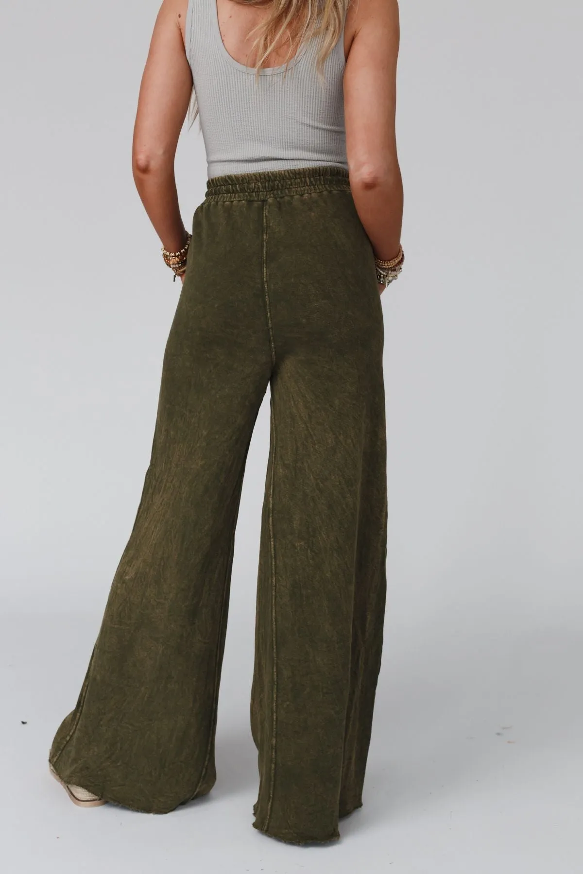 Relaxing Robin Wide Leg Pant - New Olive